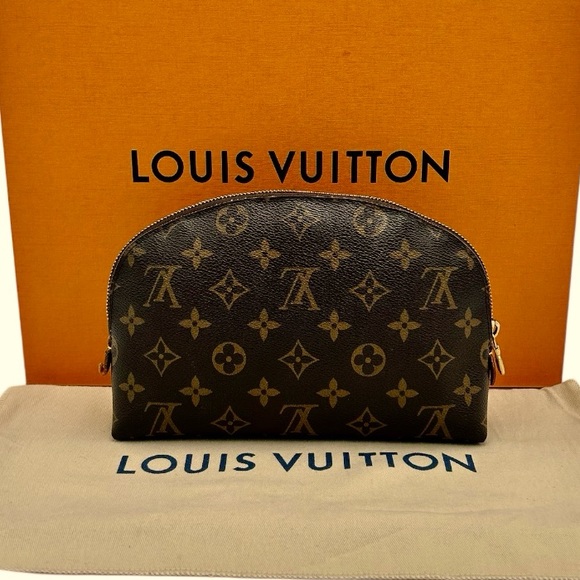 LOUIS VUITTON Monogram Cosmetic Pouch GM - Picture 2 of 11